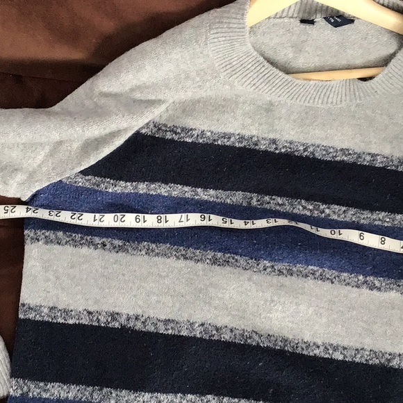Denver Hayes, ladies knitted sweater, navy blue, blue, and gray stripes.XXL - Picture 6 of 7